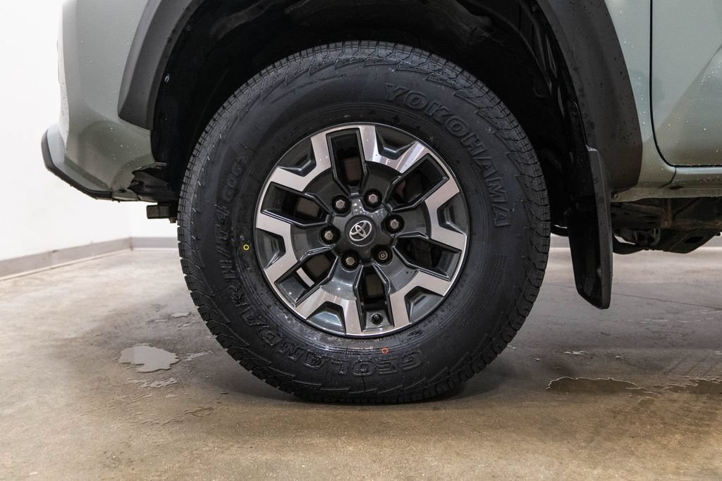 Certified 2023 Toyota Tacoma TRD Off-Road w/ TRD Premium Off Road Package AWD/4WD image 11