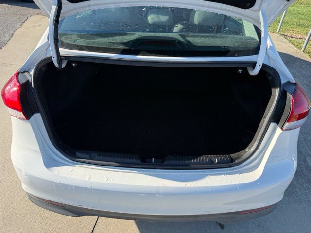 Used 2017 Kia Forte LX FWD image 8