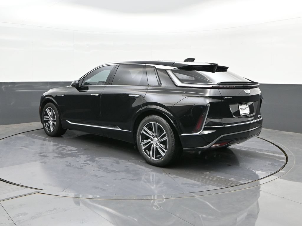 Used 2024 Cadillac Lyriq Luxury w/ LPO, Floor Liner Package RWD image 5