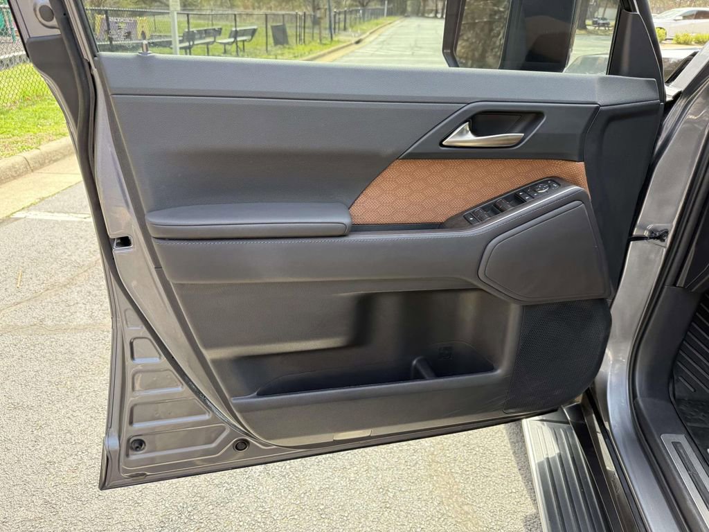 Used 2025 Lexus GX 550 Premium+ w/ Accessory Package (2T) image 12