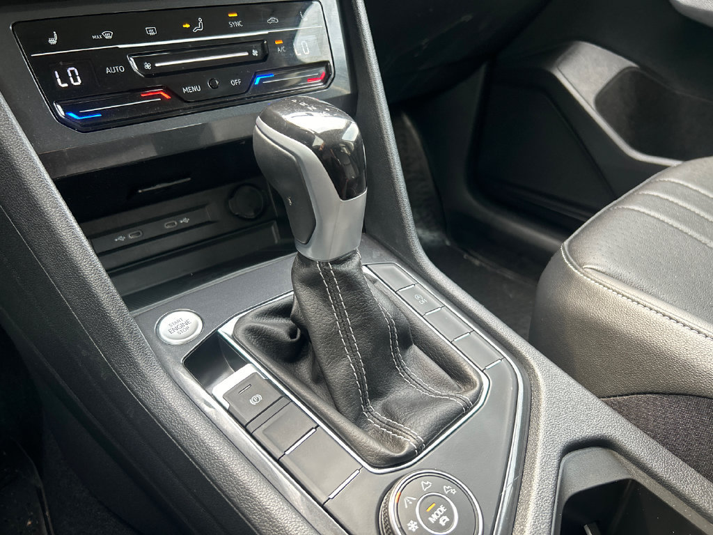Used 2024 Volkswagen Tiguan SE AWD/4WD image 20