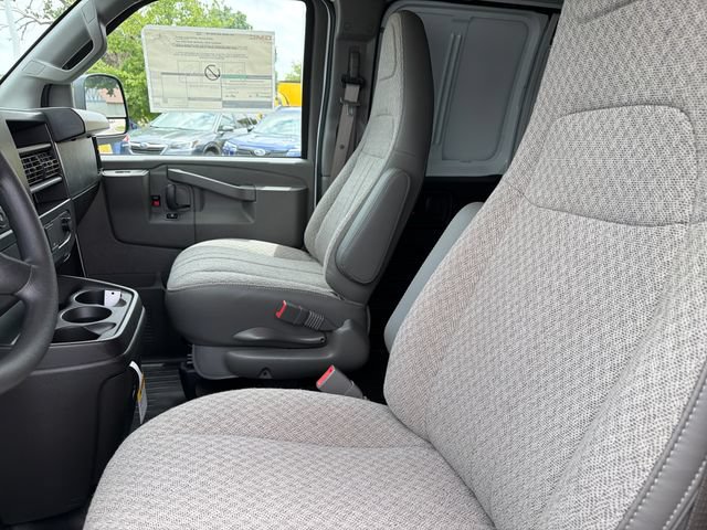 New 2026 GMC Savana 2500 w/ Driver Convenience Package RWD image 18