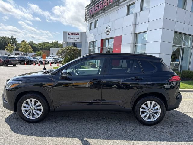Used 2023 Toyota Corolla Cross LE w/ Moonroof Package AWD/4WD image 5