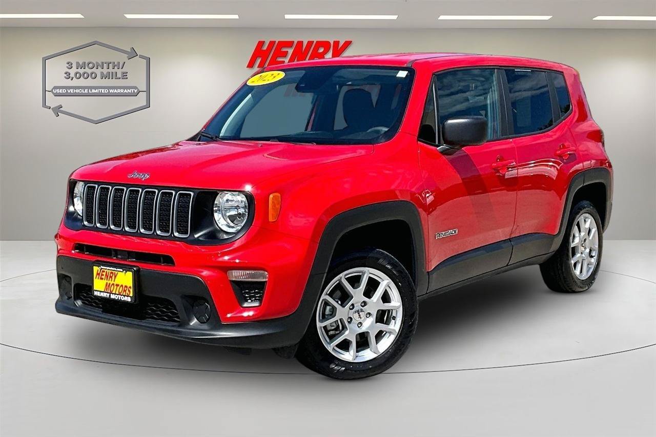 Used 2023 Jeep Renegade Latitude AWD/4WD image 3