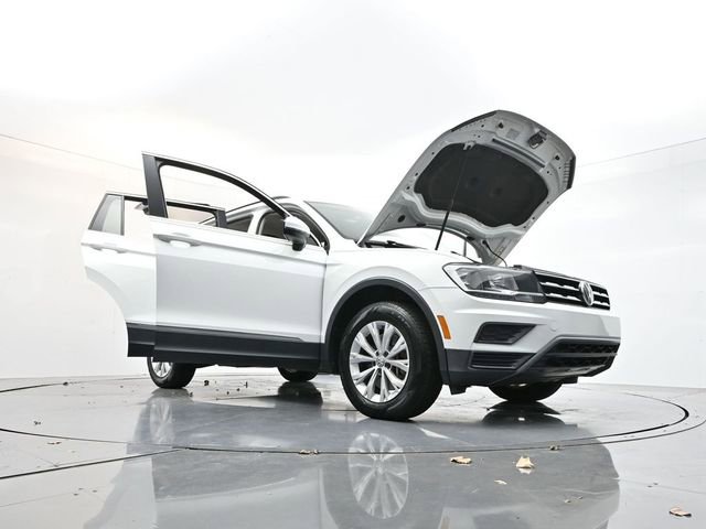 Used 2018 Volkswagen Tiguan SE image 37