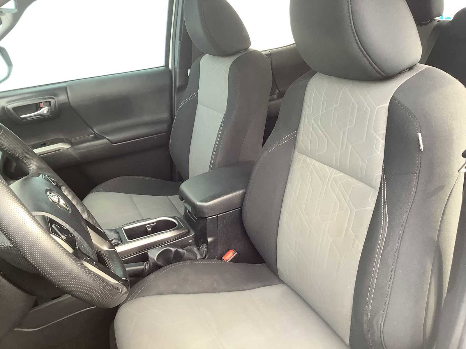 Used 2023 Toyota Tacoma TRD Off-Road image 11