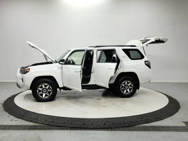Used 2021 Toyota 4Runner TRD Off-Road AWD/4WD image 13