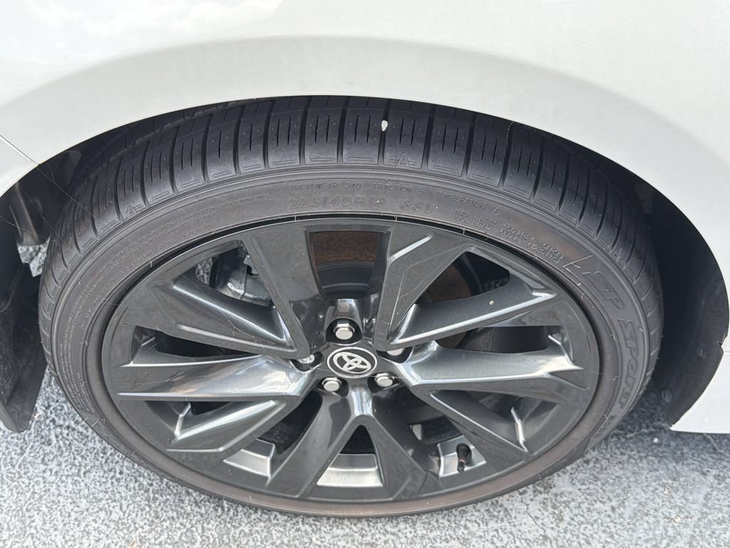 Used 2026 Toyota Corolla SE w/ SE Package FWD image 13