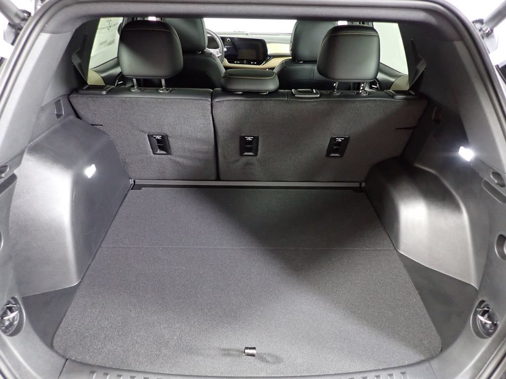 New 2026 Chevrolet Equinox ACTIV w/ Convenience Package III AWD/4WD image 16