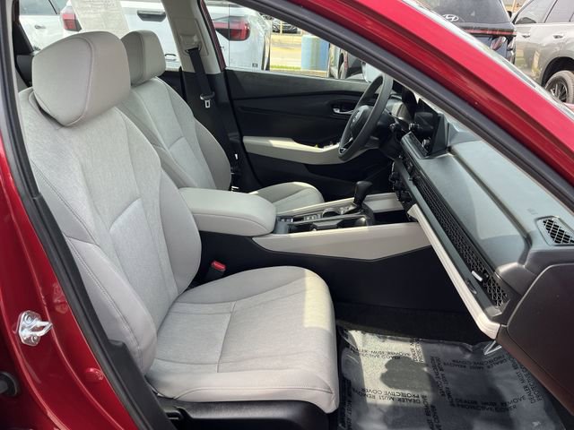 Used 2025 Honda Accord SE image 27