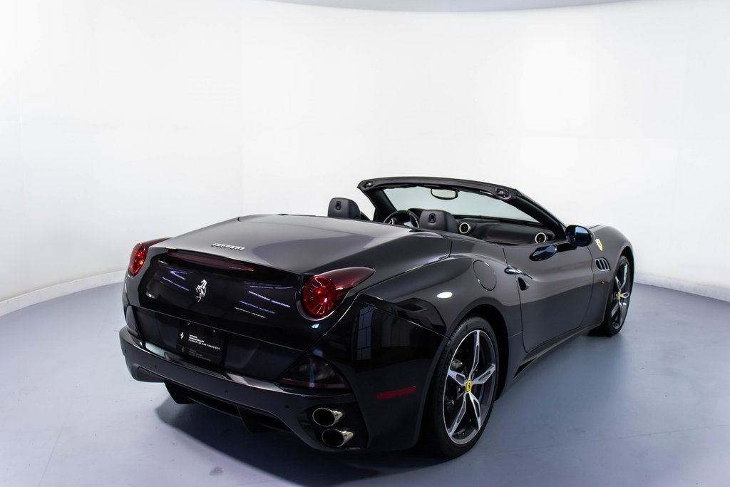 Used 2014 Ferrari California image 2