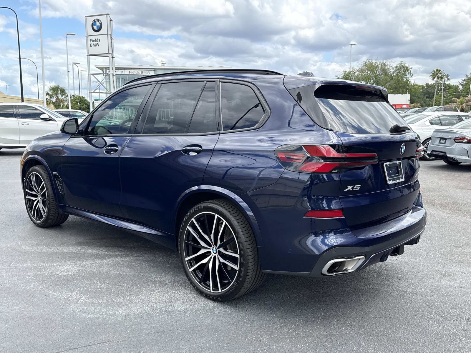 Used 2024 BMW X5 xDrive40i w/ M Sport Package image 6