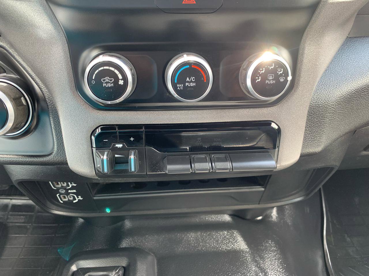 Used 2022 RAM 2500 Tradesman image 26