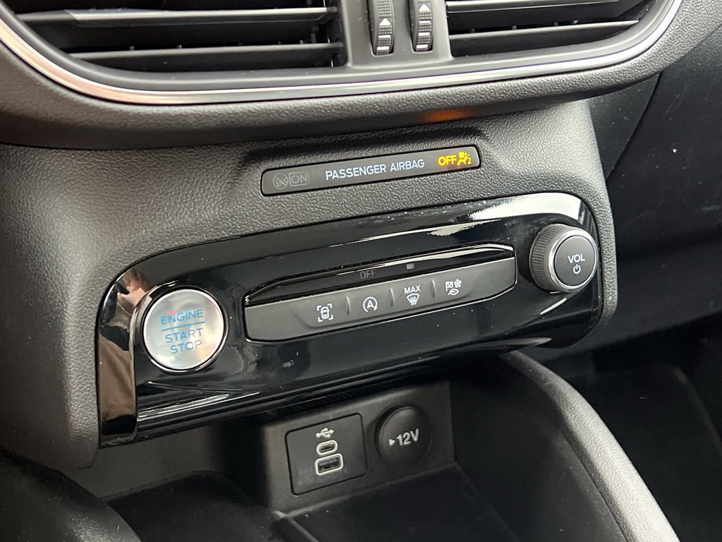 Used 2025 Ford Escape Platinum image 21