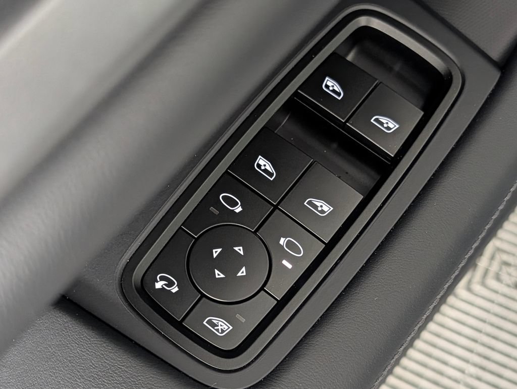 New 2026 Porsche Taycan 4S AWD/4WD image 28