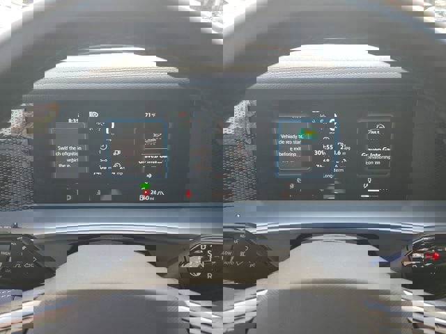 Certified 2025 Volkswagen Tiguan SE R-Line image 24