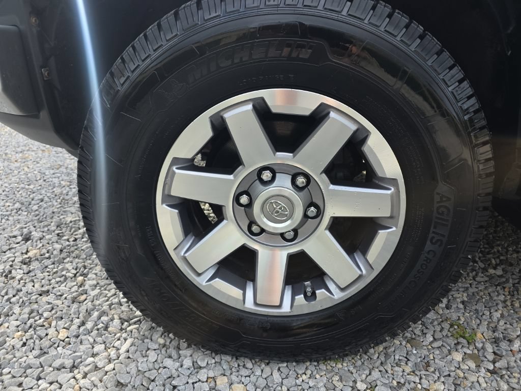 Used 2014 Toyota FJ Cruiser 4WD w/ Upgrade Package image 12