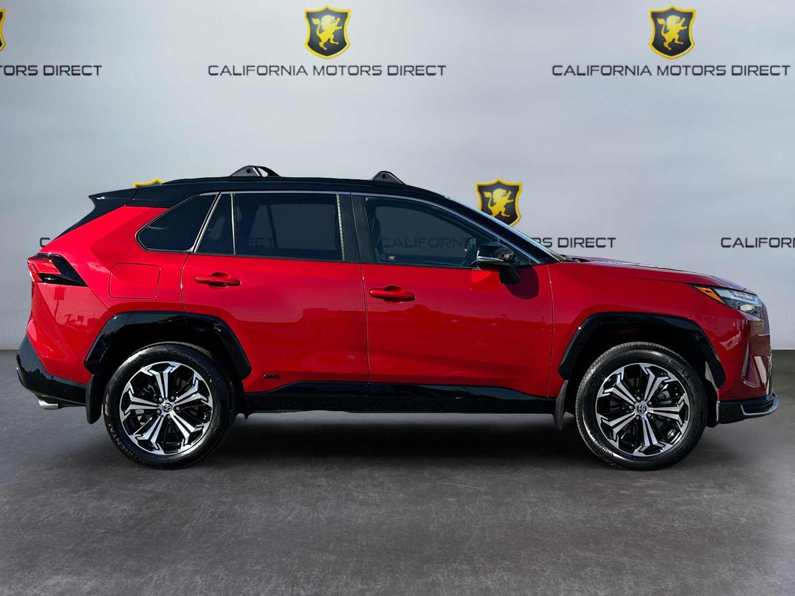 Used 2025 Toyota RAV4 XSE AWD/4WD image 6