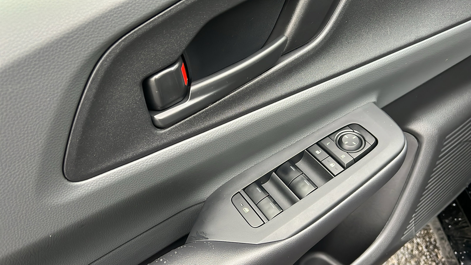 Used 2024 Toyota Prius LE image 16