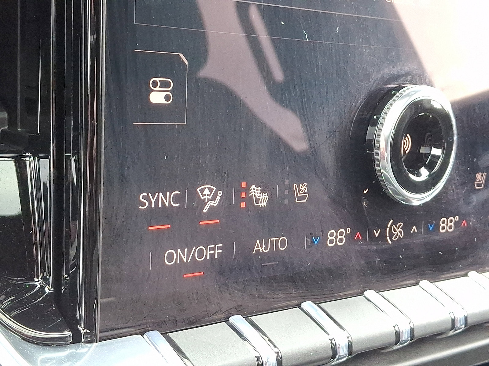 Used 2026 GMC Yukon XL Denali w/ Advanced Technology Package image 27