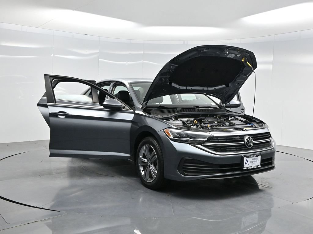 Used 2022 Volkswagen Jetta SE image 53