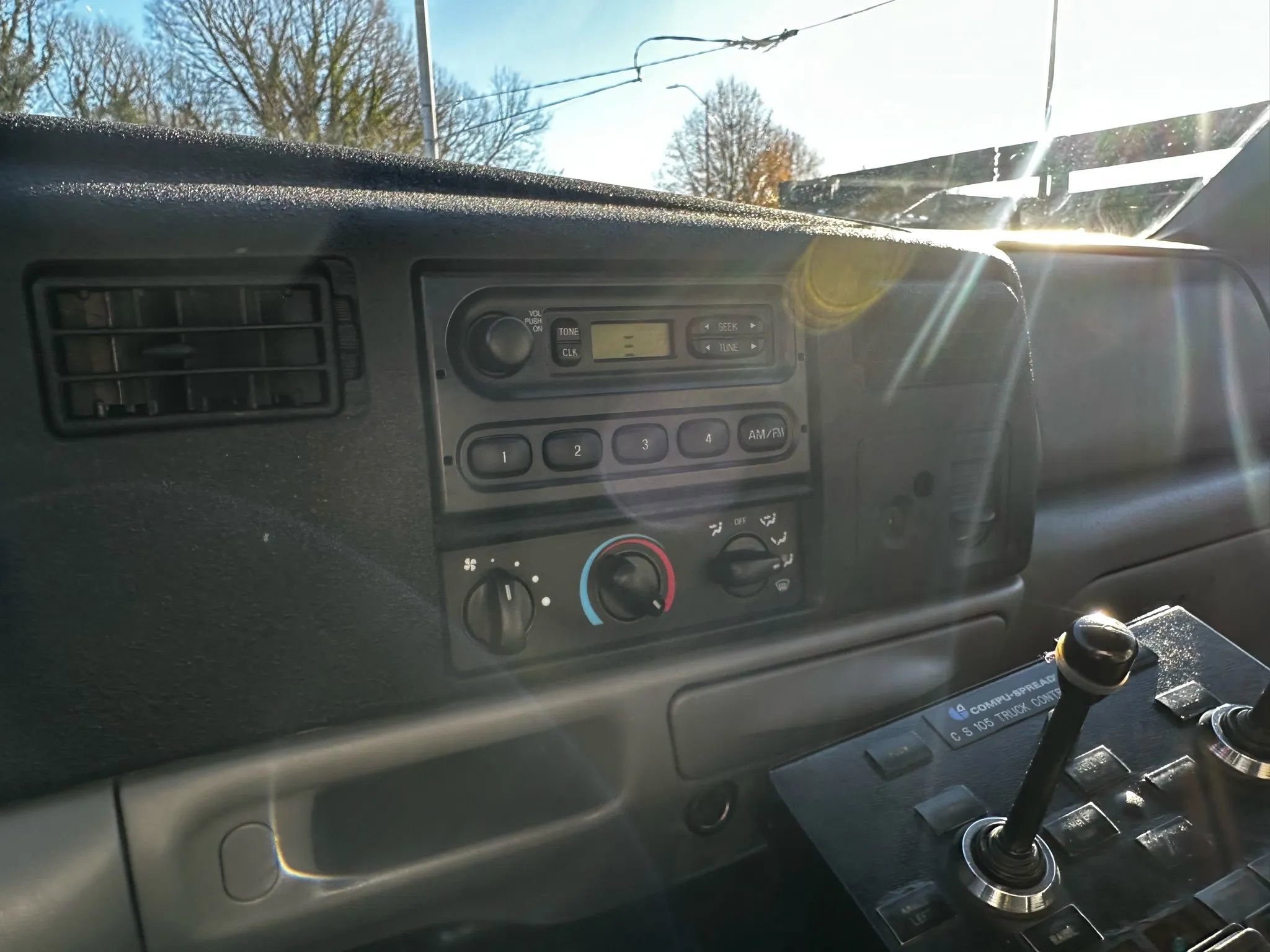 Used 2003 Ford F550 4x4 Regular Cab Super Duty image 10