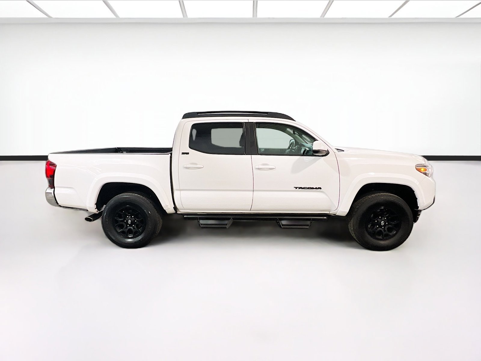 Used 2022 Toyota Tacoma SR5 RWD image 22