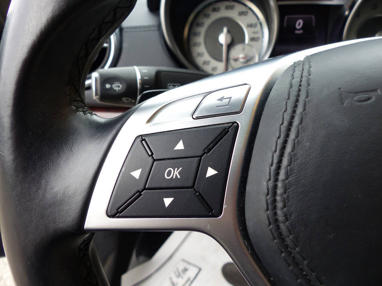 Used 2014 Mercedes-Benz SL 550 image 35