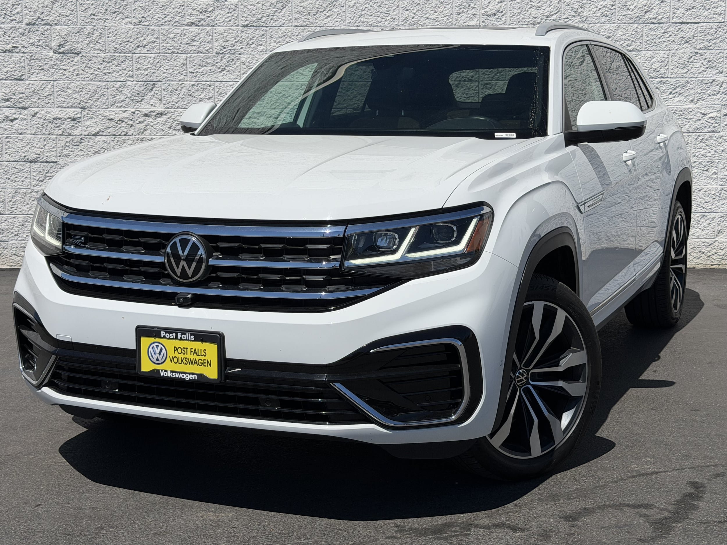 Used 2020 Volkswagen Atlas Cross Sport SEL Premium R-Line AWD/4WD image 3