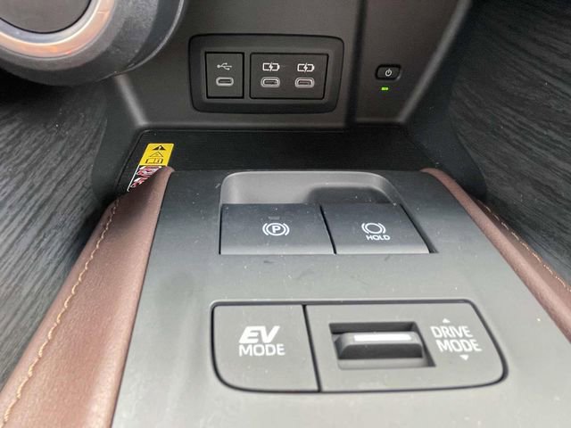 Used 2024 Toyota Venza Limited AWD/4WD image 29