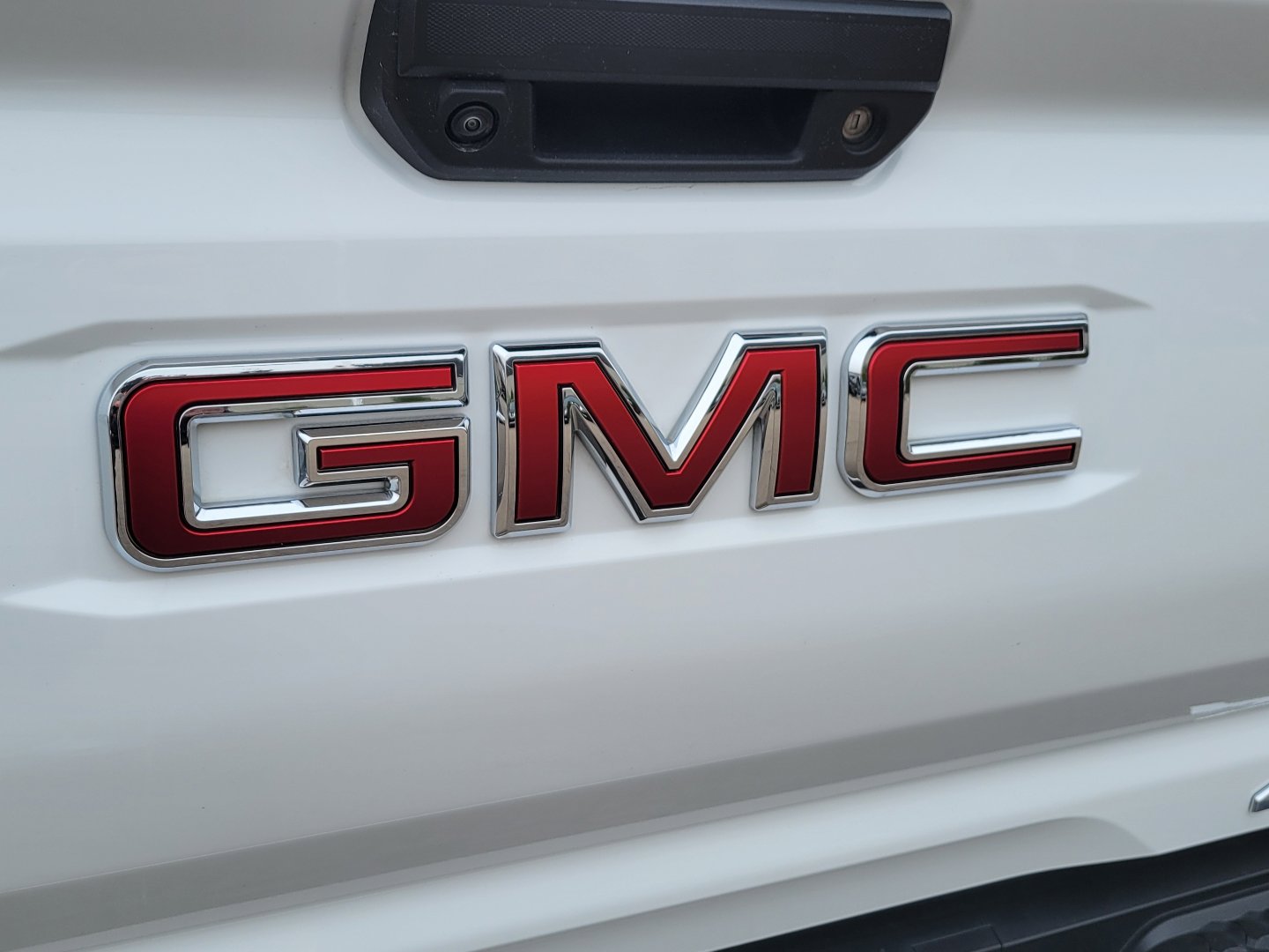 Used 2023 GMC Canyon AT4 w/ AT4 Premium Package image 7