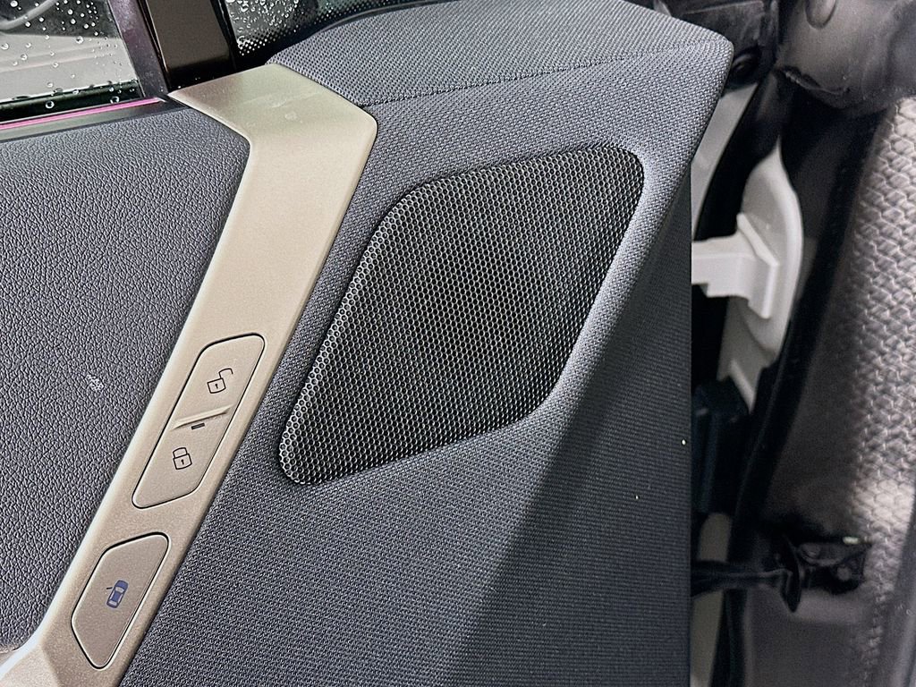 Used 2023 BMW iX xDrive50 w/ Sport Package image 25