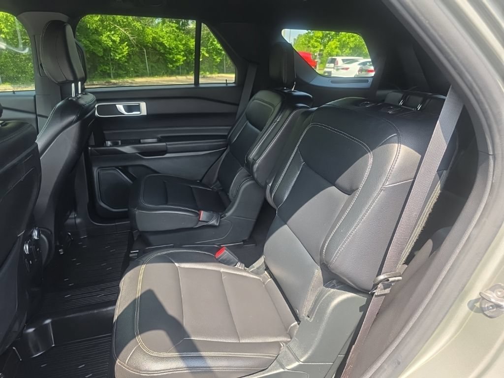 Used 2020 Ford Explorer XLT w/ Equipment Group 202A AWD/4WD image 25