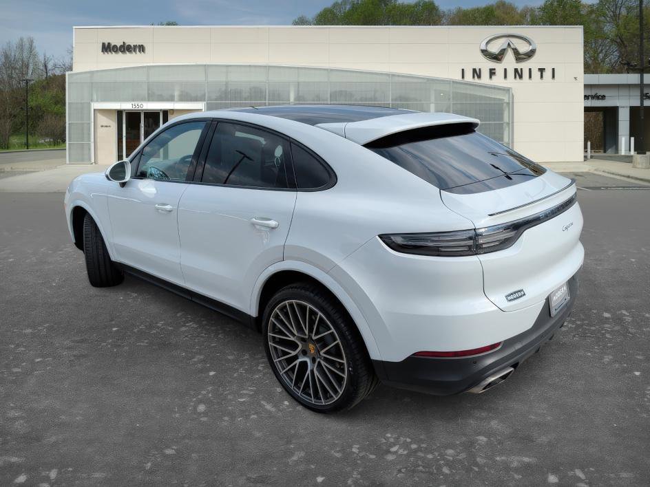 Used 2022 Porsche Cayenne Coupe image 5