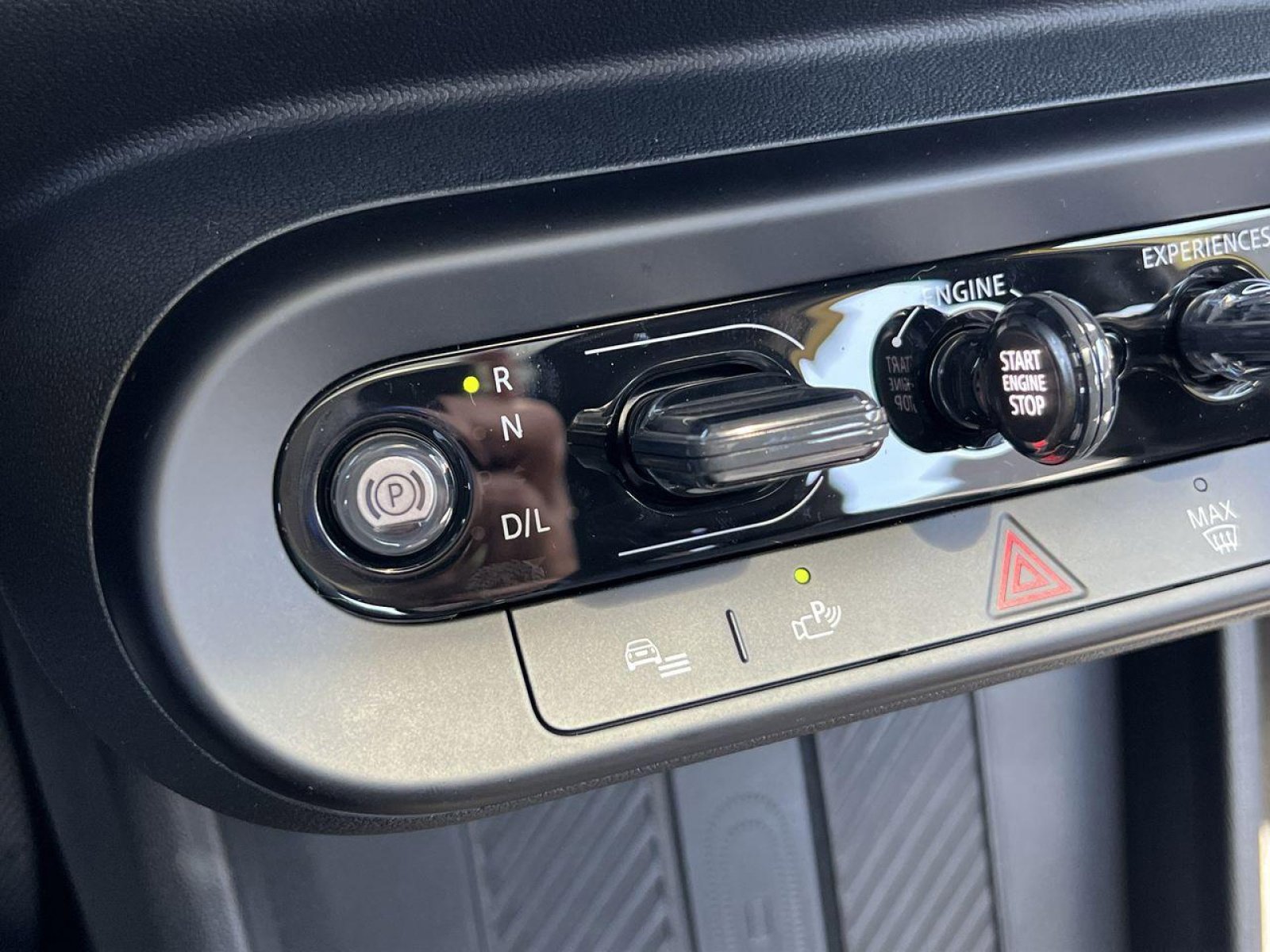 Certified 2025 MINI Cooper S image 19