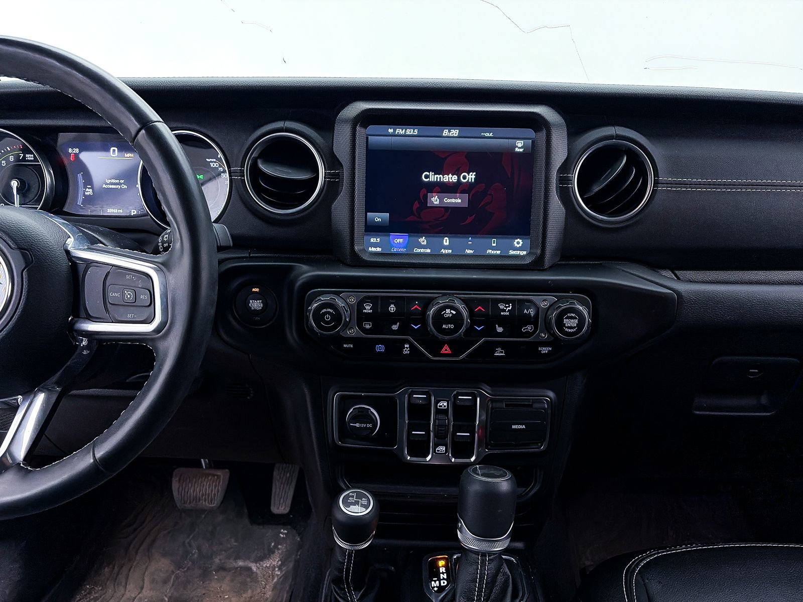 Used 2022 Jeep Wrangler Unlimited Sahara w/ Cold Weather Group image 9