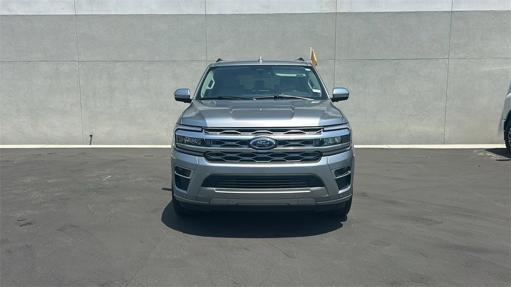 Certified 2024 Ford Expedition Platinum image 3