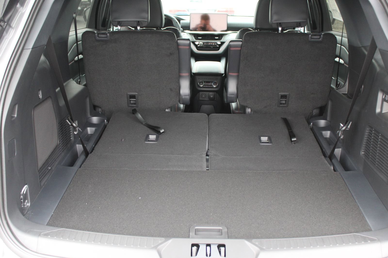 New 2026 Ford Explorer ST-Line w/ ST-Line Street Pack image 14