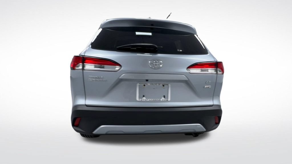 Certified 2023 Toyota Corolla Cross LE w/ Moonroof Package AWD/4WD image 8