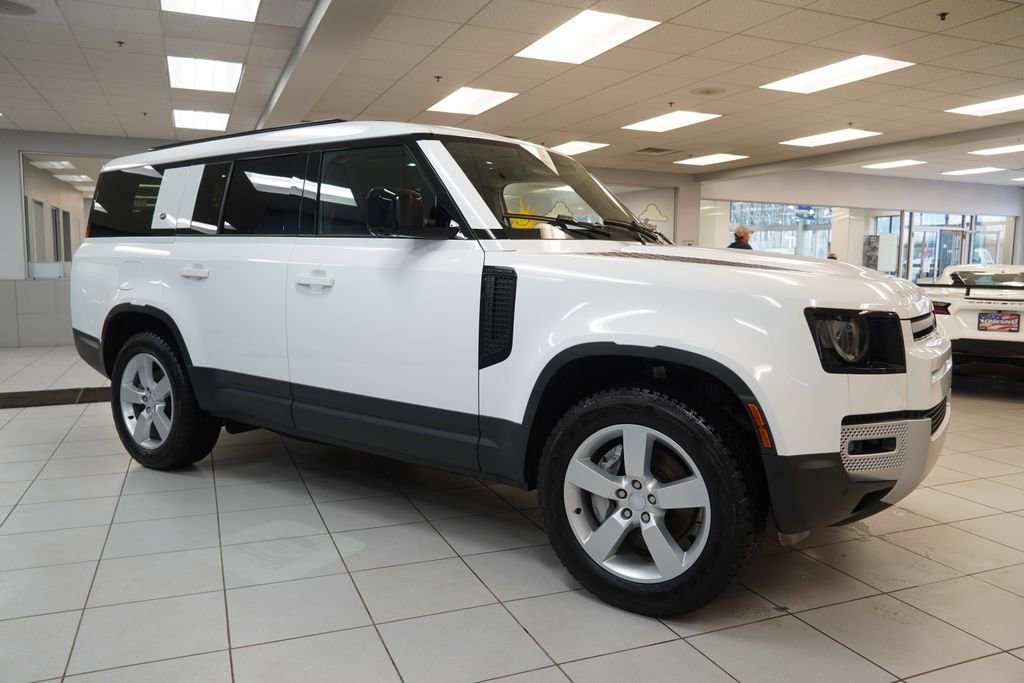 Used 2024 Land Rover Defender 130 S image 16