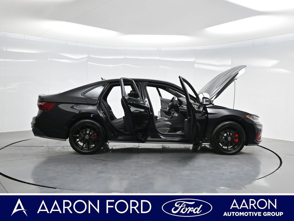Used 2025 Volkswagen Jetta GLI Autobahn w/ GLI Black Package image 4
