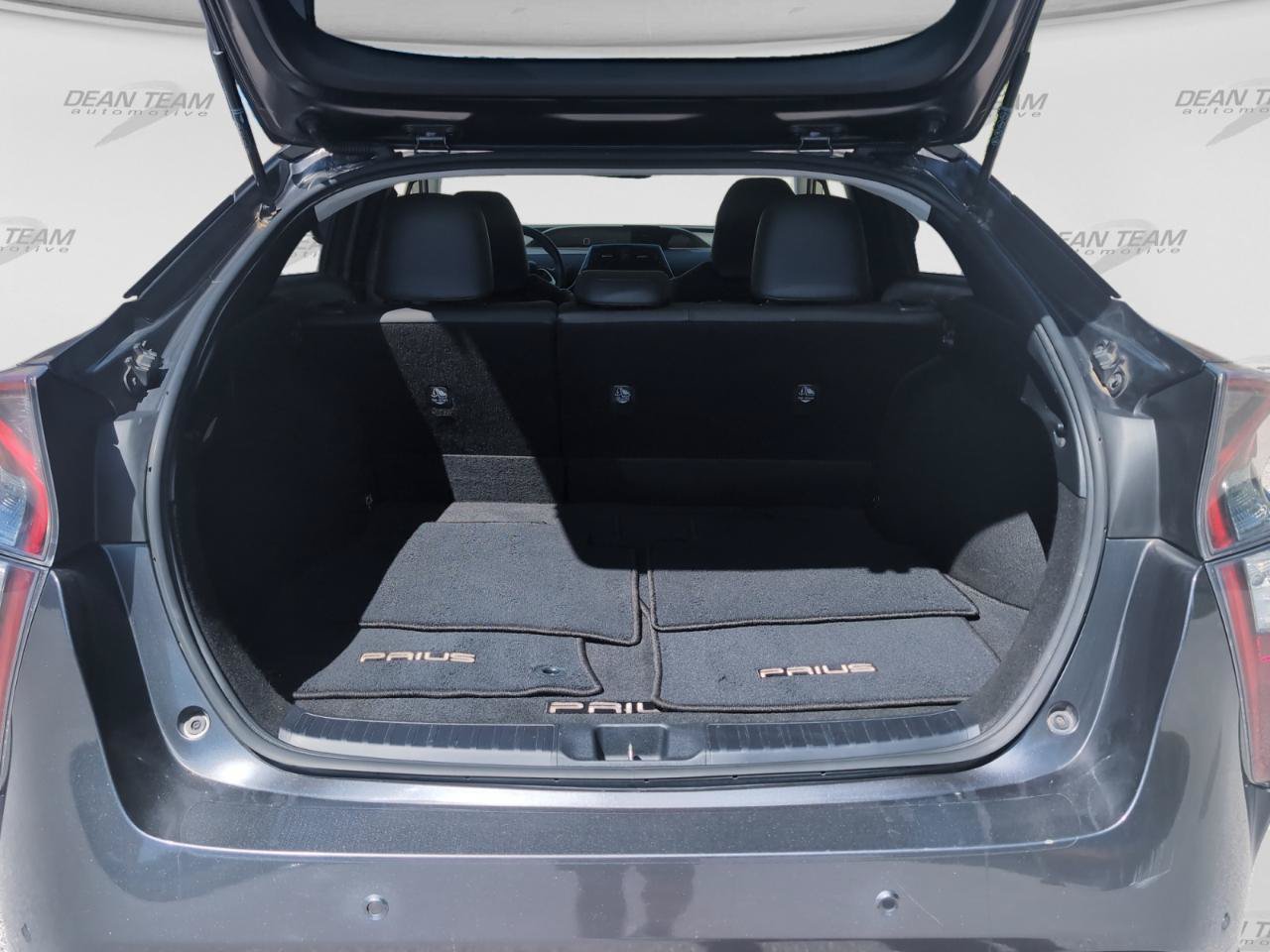 Used 2017 Toyota Prius Three Touring FWD image 10