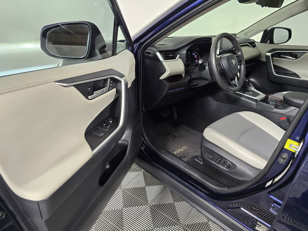 Used 2021 Toyota RAV4 Limited FWD image 21