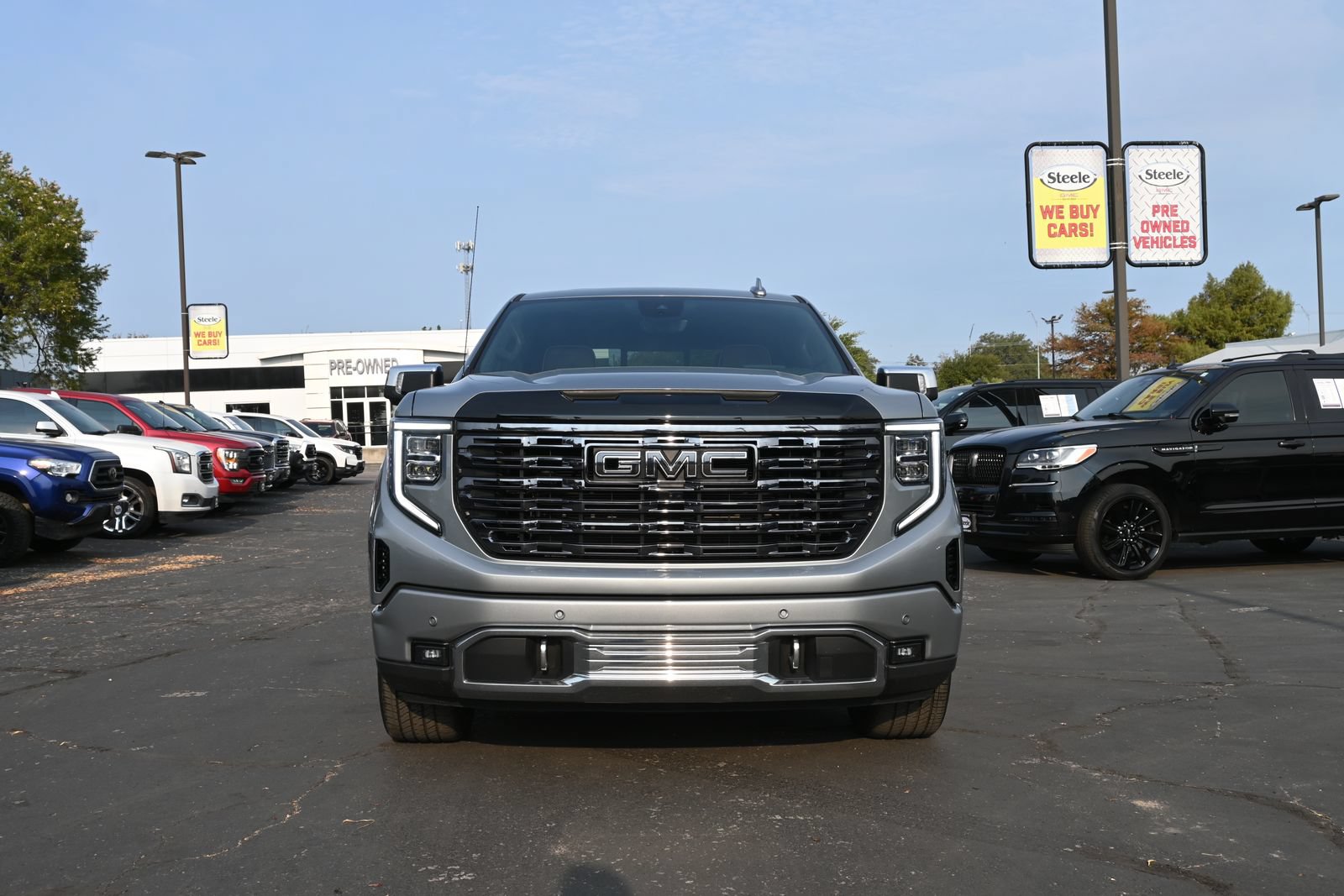 Used 2025 GMC Sierra 1500 Denali Ultimate AWD/4WD image 2