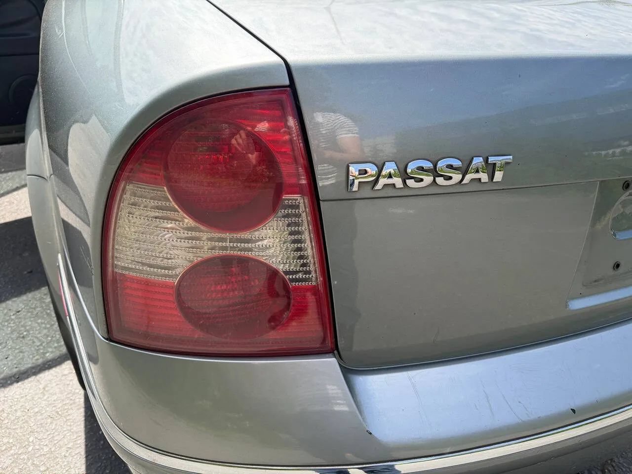 Used 2005 Volkswagen Passat GL FWD image 35