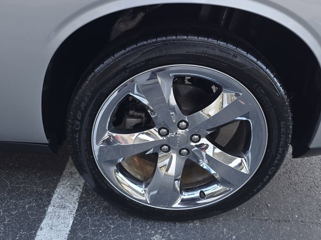 Used 2023 Dodge Challenger SXT image 6