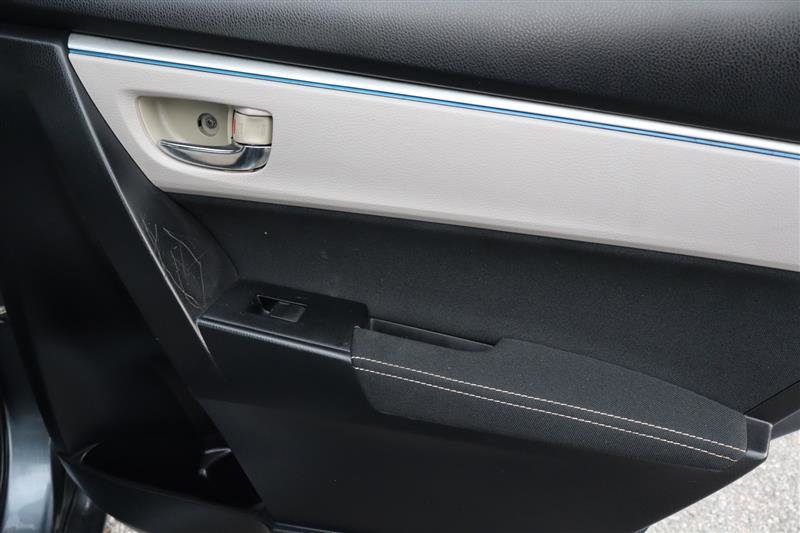 Used 2014 Toyota Corolla LE image 11