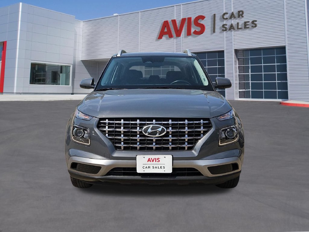 Used 2025 Hyundai Venue SEL FWD image 2