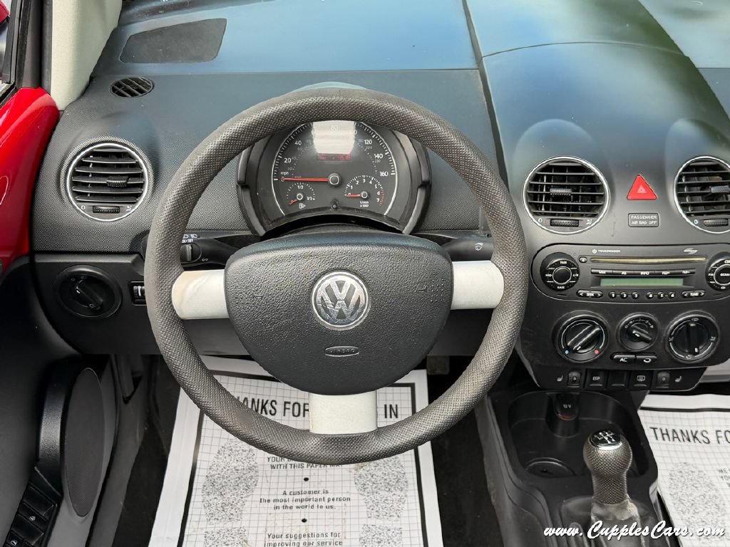 Used 2006 Volkswagen Beetle Convertible w/ Package 1 FWD image 17