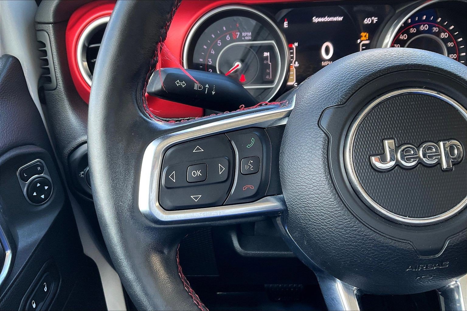 Used 2018 Jeep Wrangler Unlimited Rubicon w/ Dual Top Group AWD/4WD image 11
